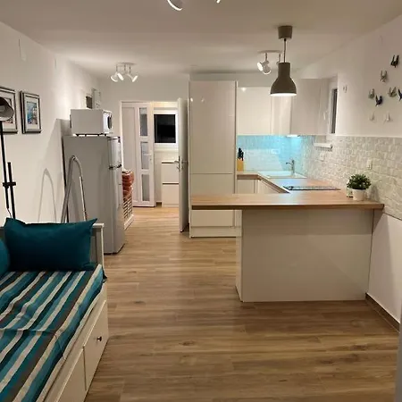 Chilly Apartment *